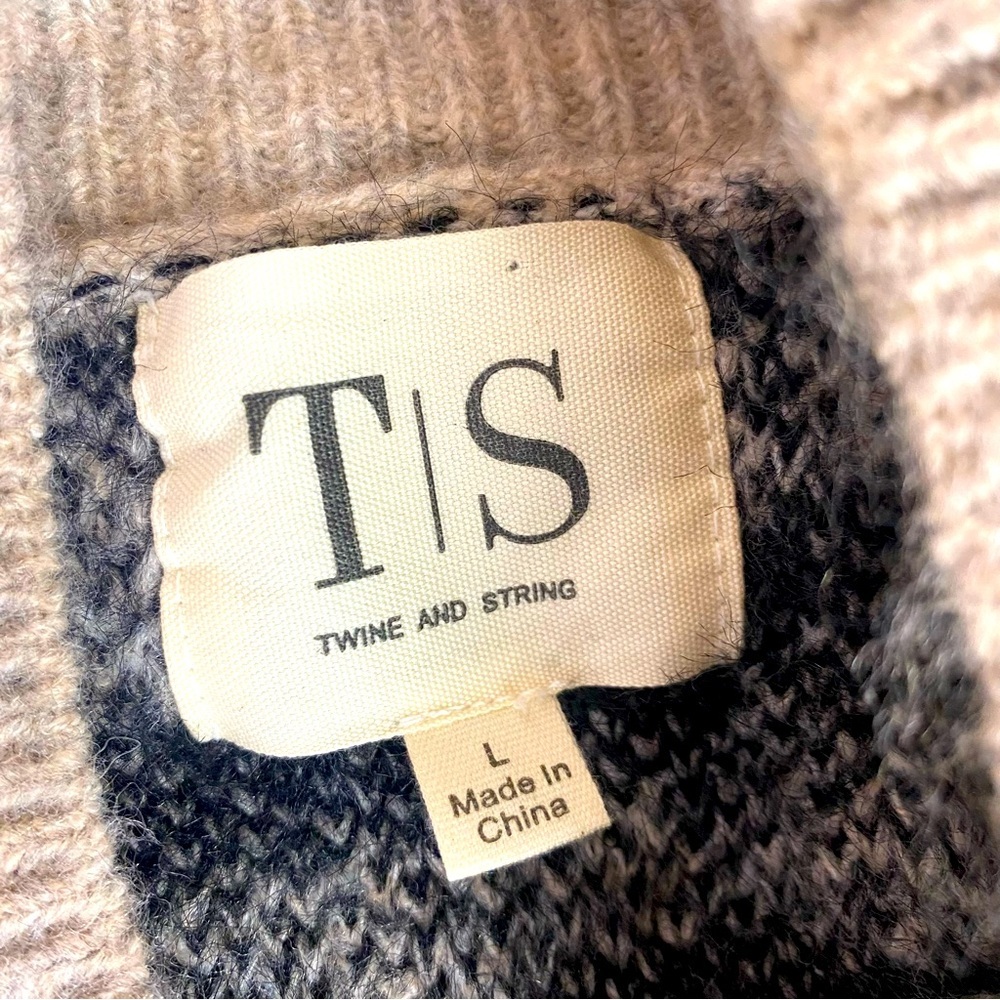 Anthropologie Twine & String Fuzzy Zebra Oversize… - image 4